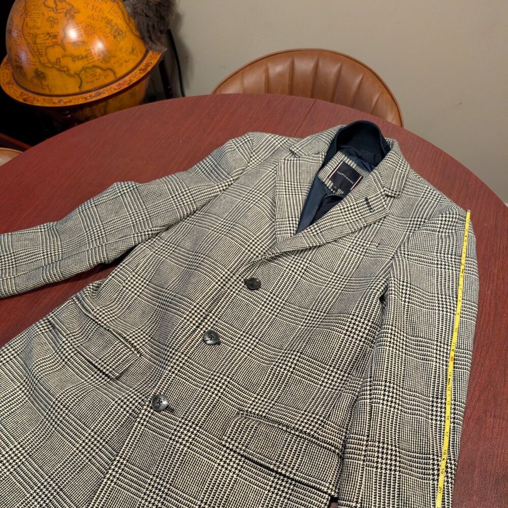 Elegant Tommy Hilfiger Glen Plaid Topcoat – Size Medium – Wool Blend